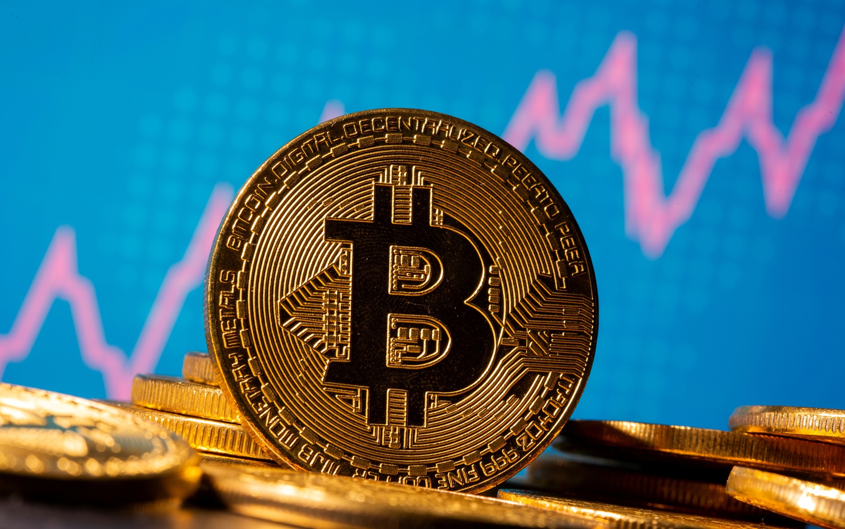 بيتكوين تخضع لـ«التنصيف» بعد سنة: ستصل 21 مليون عملة وقفزة منتظرة