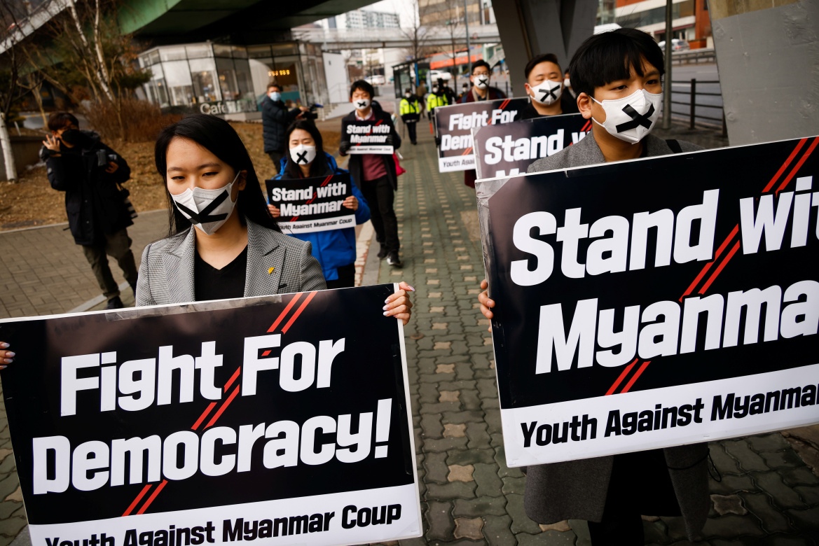 حكام ميانمار يأمرون بحجب 